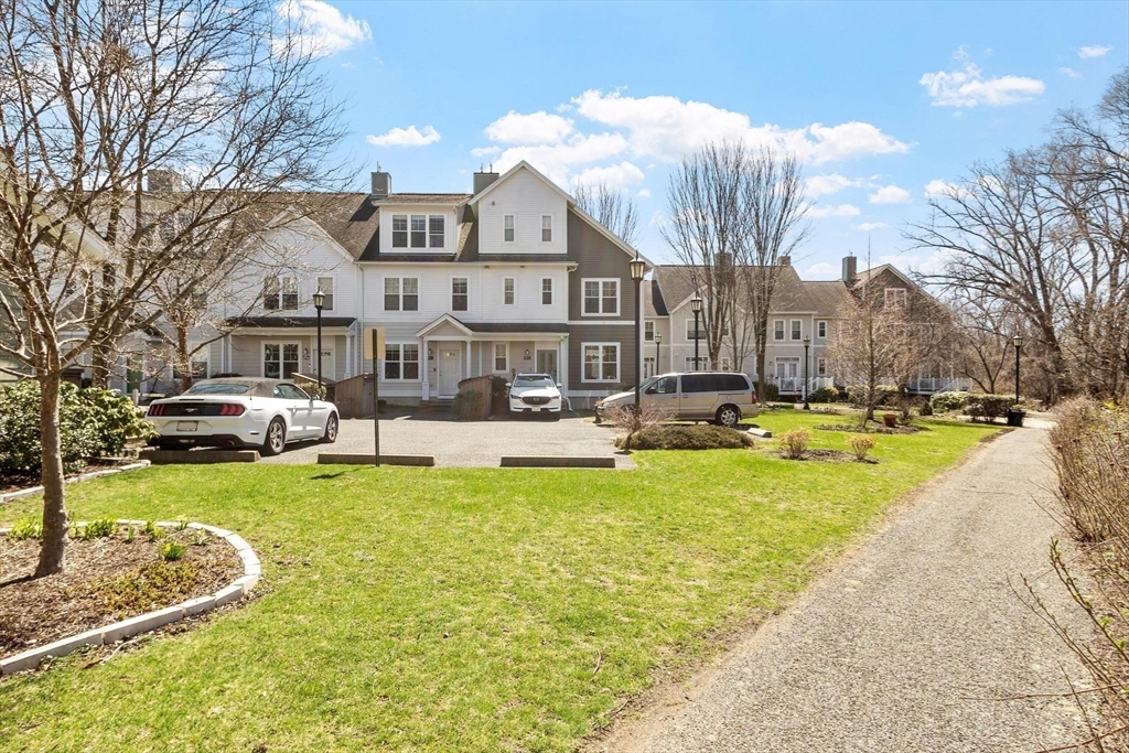 7 Lark Dr, Boston, Massachusetts 02126