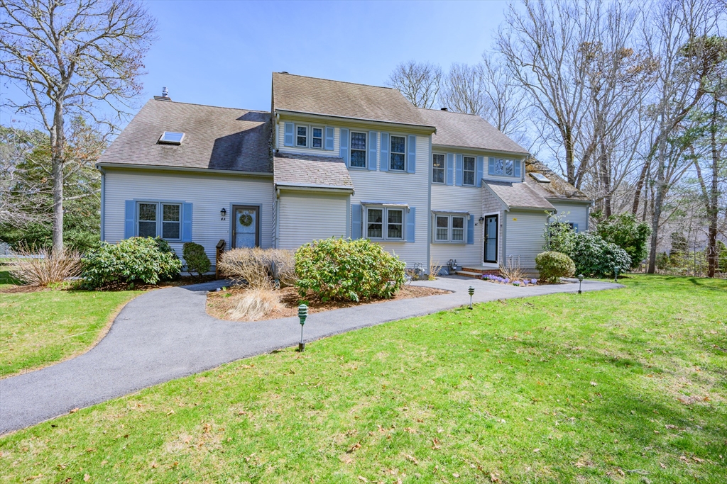 35 Santuit Pond Way, Mashpee, Massachusetts 02649
