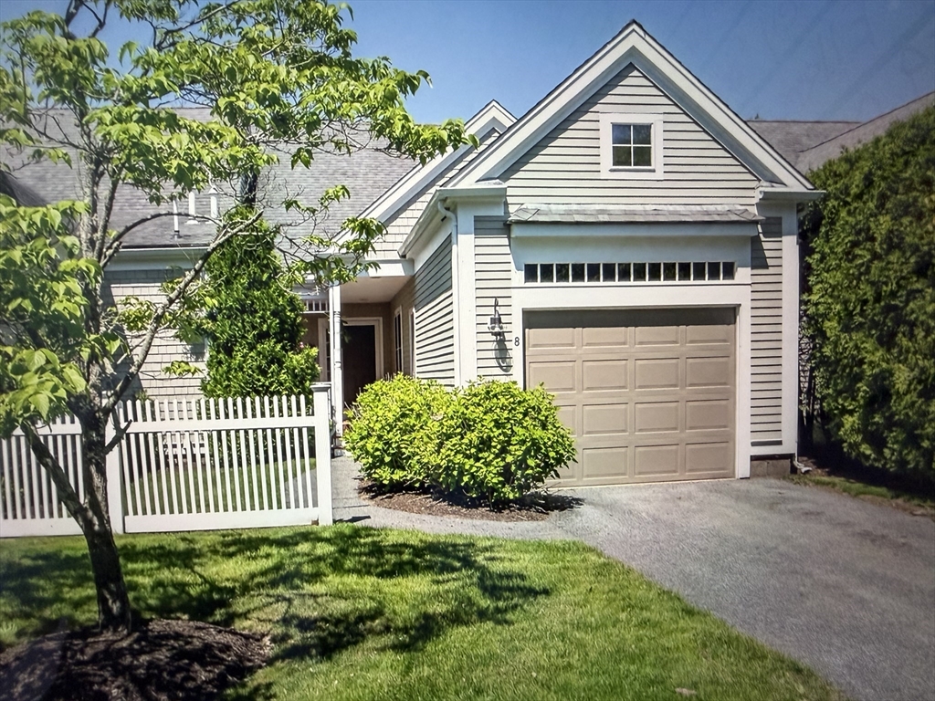 8 Hollyhock Knoll Ct, Bourne, Massachusetts 02532