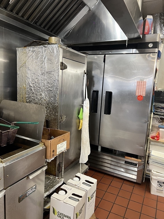 41 N Main St, Randolph, Massachusetts 02368