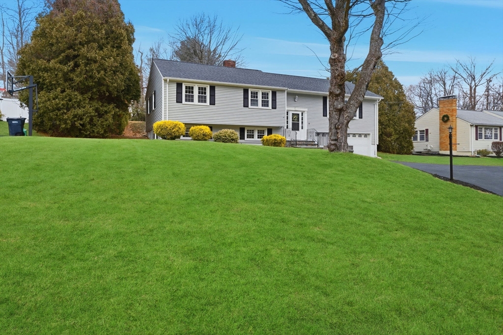 38 Juniper Lane, Holden, Massachusetts 01520