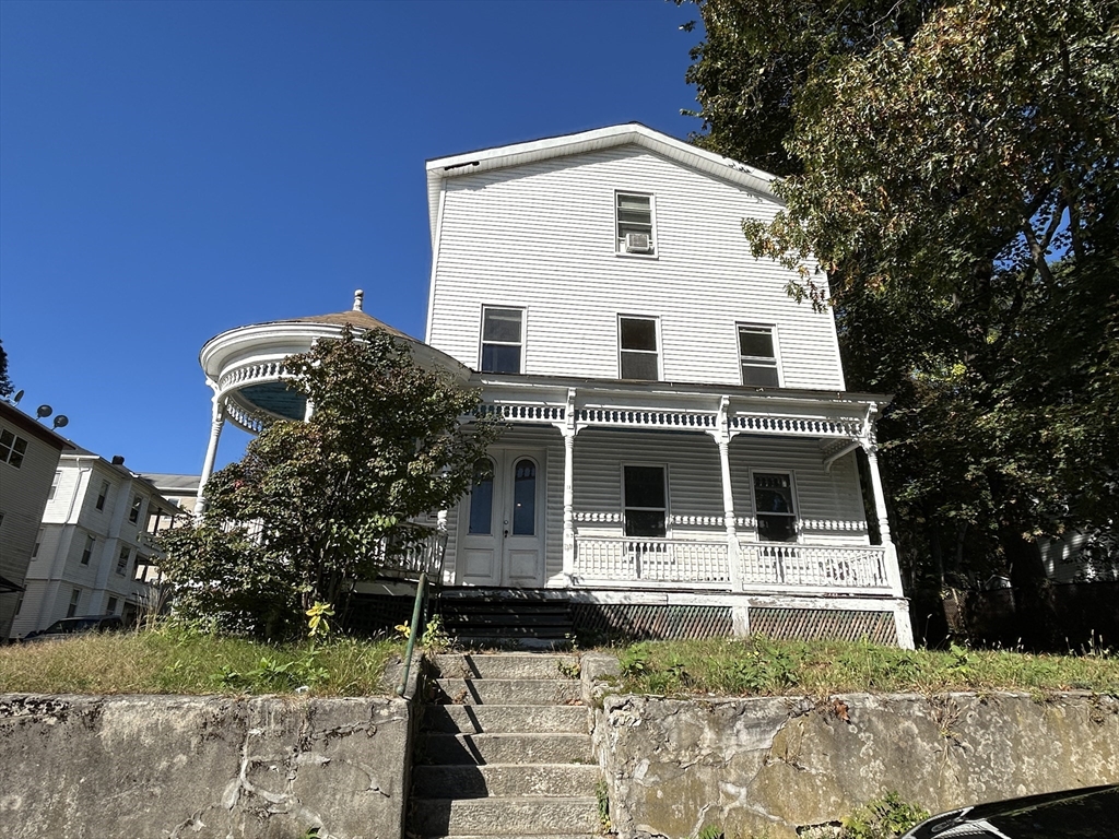 23 Lakewood St, Worcester, Massachusetts 01603