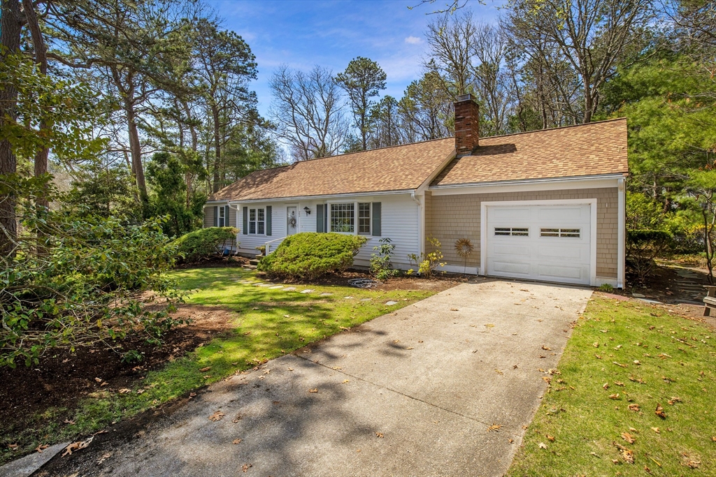 23 Penny Royal Ln, Falmouth, Massachusetts 02536