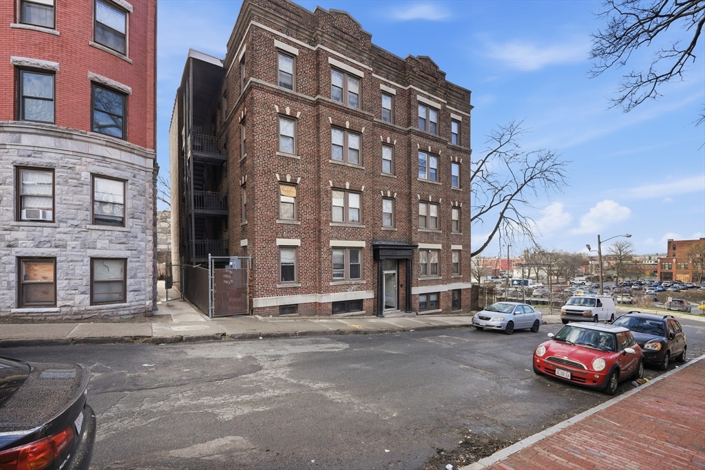 91 E Park St, Springfield, Massachusetts 01105