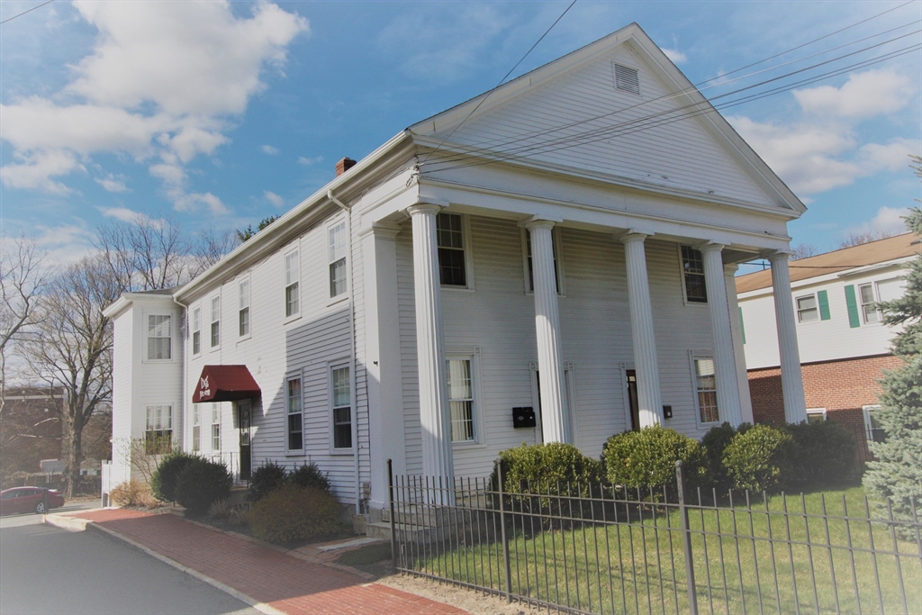 122 Elm St, Millbury, Massachusetts 01527