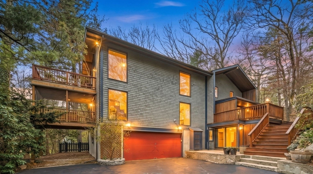 19 Old Road, Weston, Massachusetts 02493