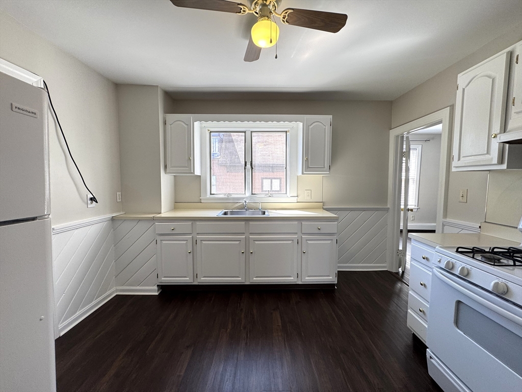 69 Cleveland Ave, Everett, Massachusetts 02149