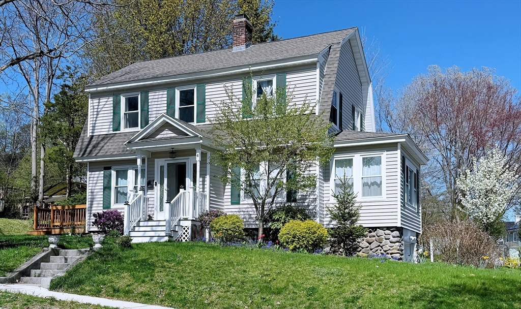 4 Longfellow Rd, Worcester, Massachusetts 01602