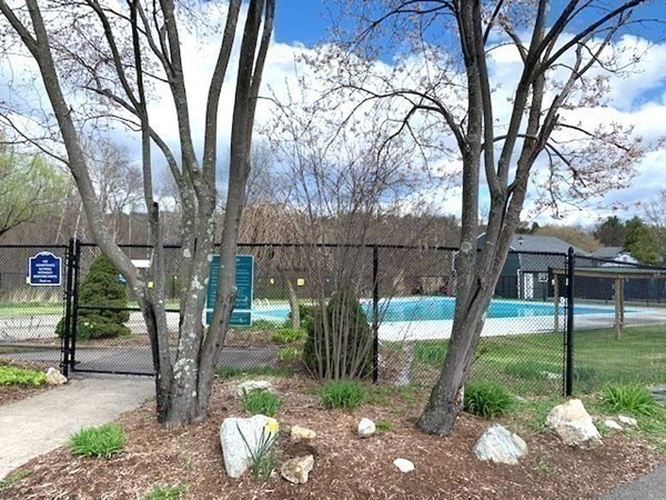 170 E Hadley Road, Amherst, Massachusetts 01002