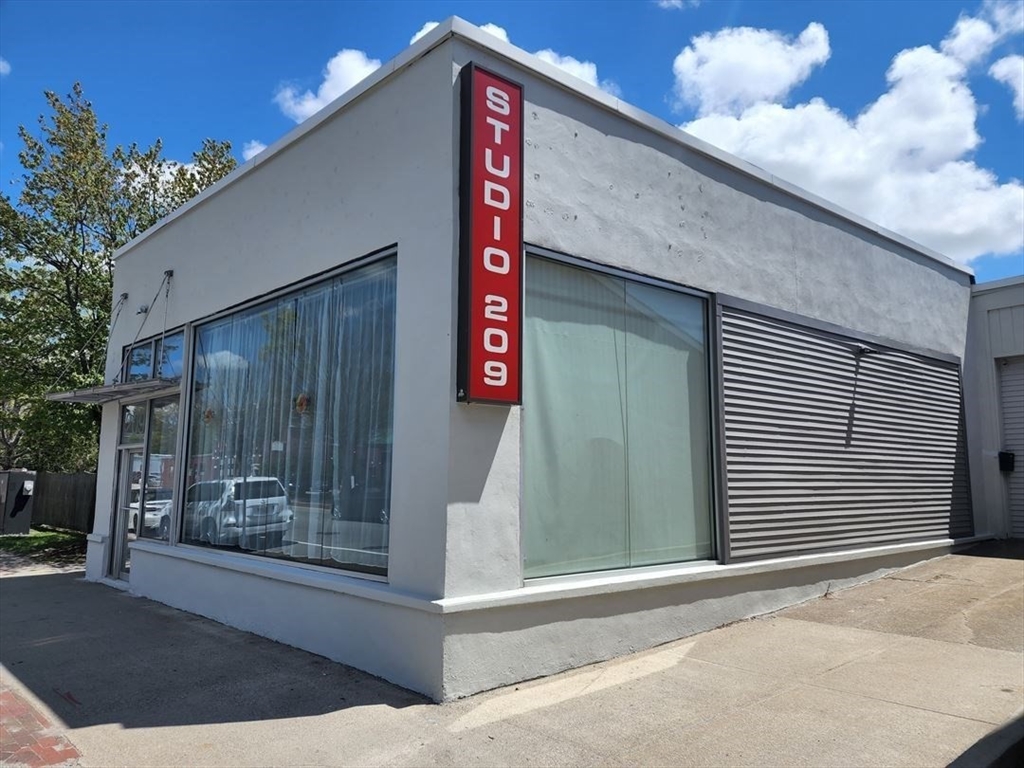 209 Shrewsbury St, Worcester, Massachusetts 01604