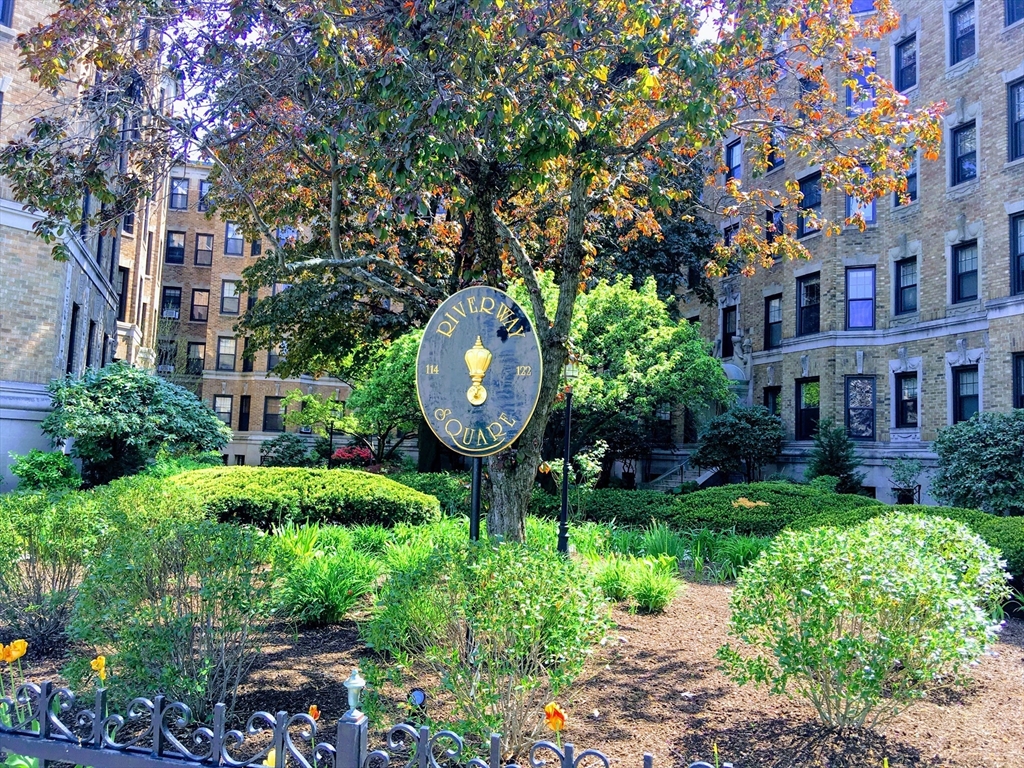 122 Riverway, Boston, Massachusetts 02215