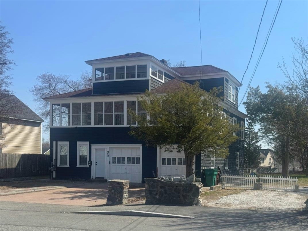 85 Seneca Street, Lowell, Massachusetts 01852
