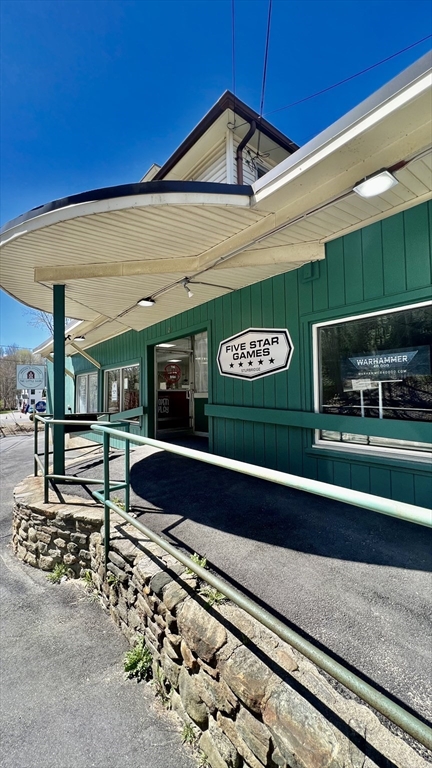 29 Brookfield Rd, Sturbridge, Massachusetts 01518