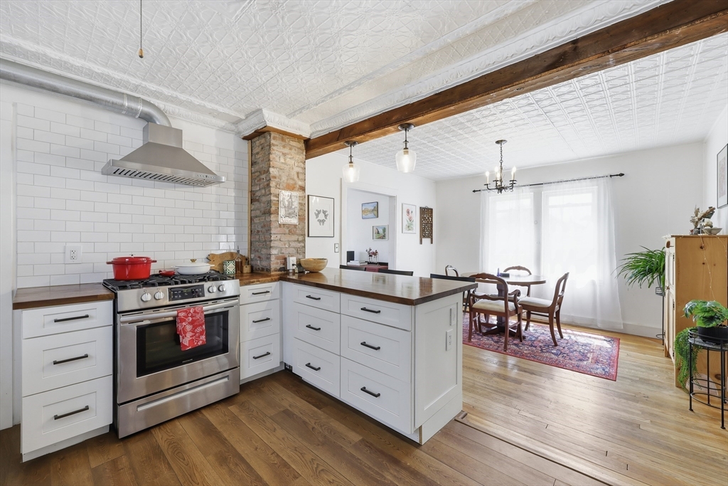 95 Wedgewood Ter, Holyoke, Massachusetts 01040