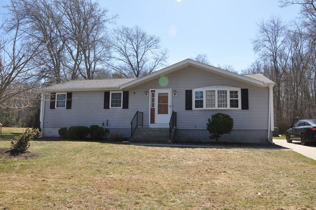 81 Benoit St, Westport, Massachusetts 02790