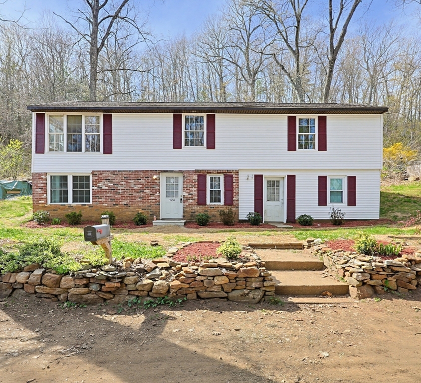 124 Old County Road, Holland, Massachusetts 01521