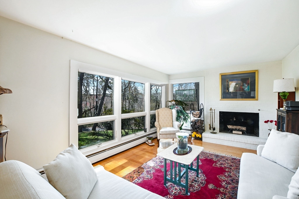 33 Lorraine, Falmouth, Massachusetts 02536
