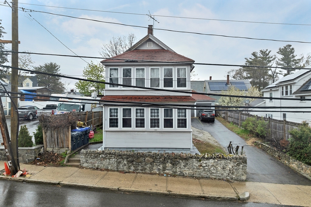 11 Oakland Ave, Methuen, Massachusetts 01844