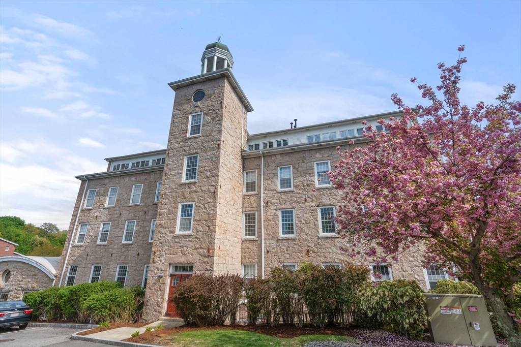 7 S Stone Mill Drive, Dedham, Massachusetts 02026
