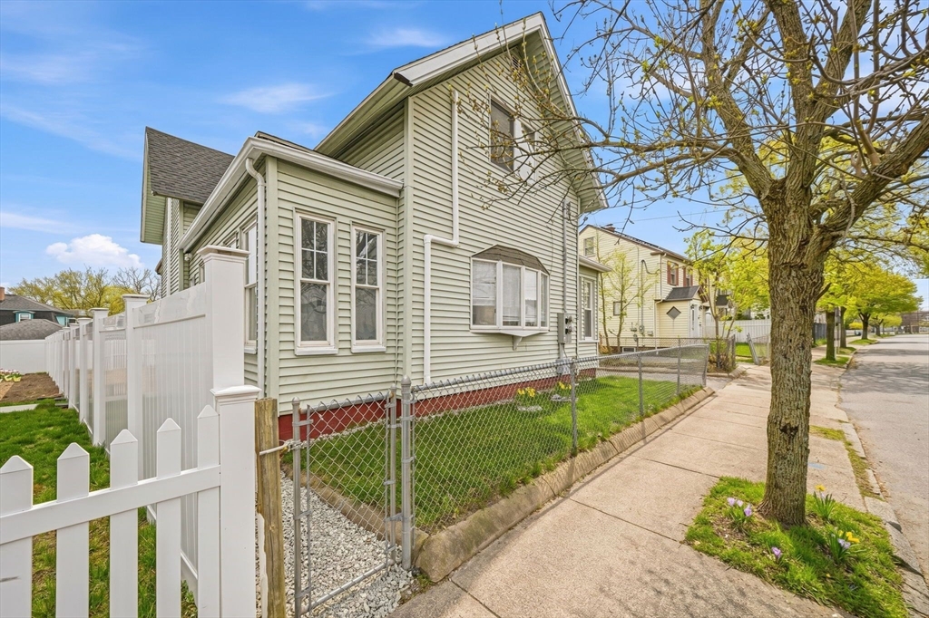 12 Howard St, Lynn, Massachusetts 01902