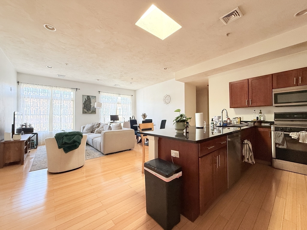 9 Gardner St, Boston, Massachusetts 02134