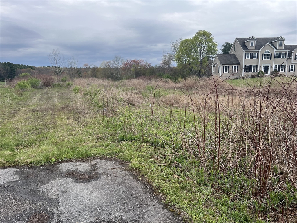 38 Adams Road, Grafton, Massachusetts 01519