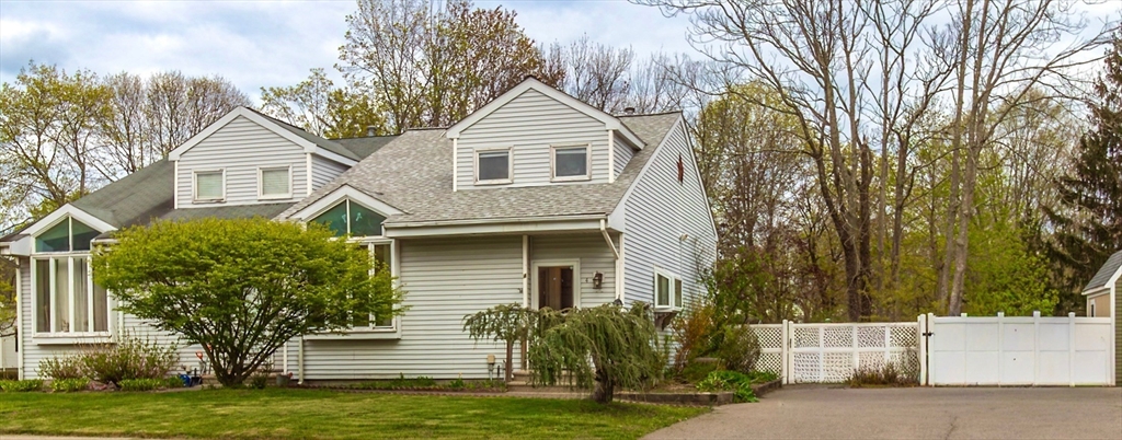 4 Lauren Dr, Rockland, Massachusetts 02370