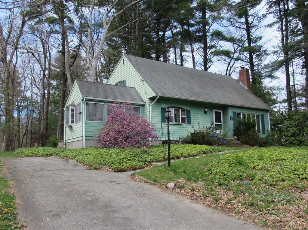 6 Hearthstone Dr, Medfield, Massachusetts 02052
