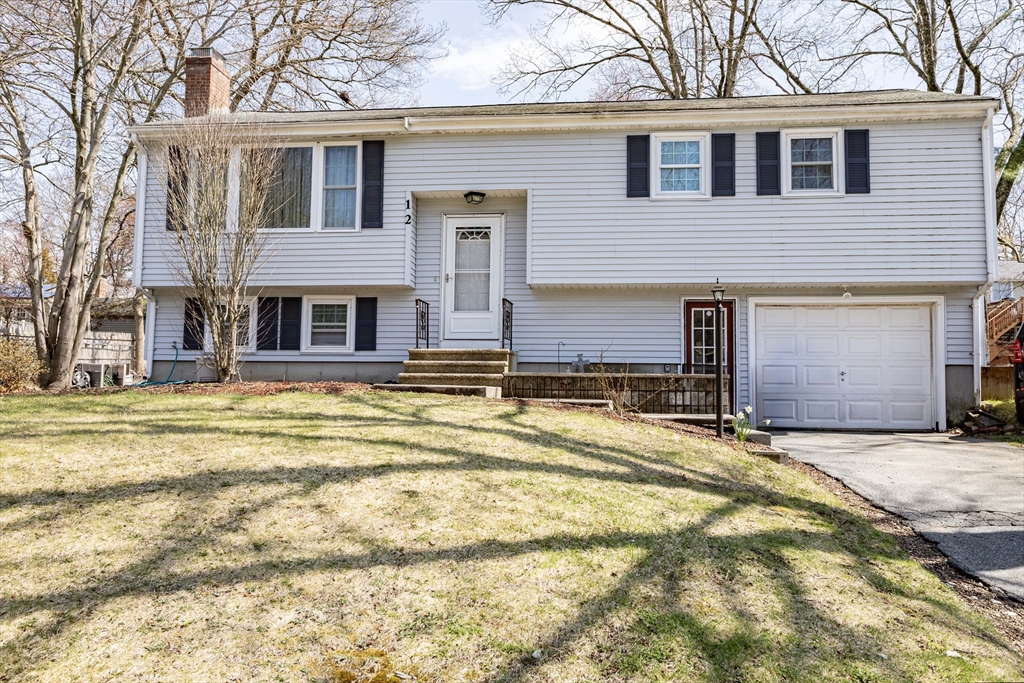 12 Dartmouth Drive, Milford, Massachusetts 01757