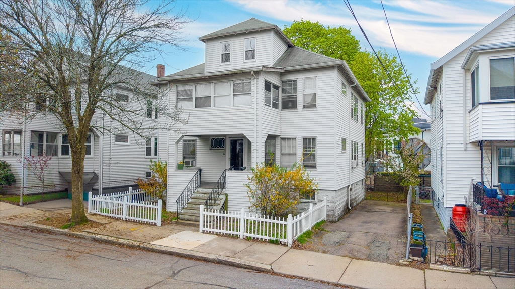 52 Sterling St, Somerville, Massachusetts 02144