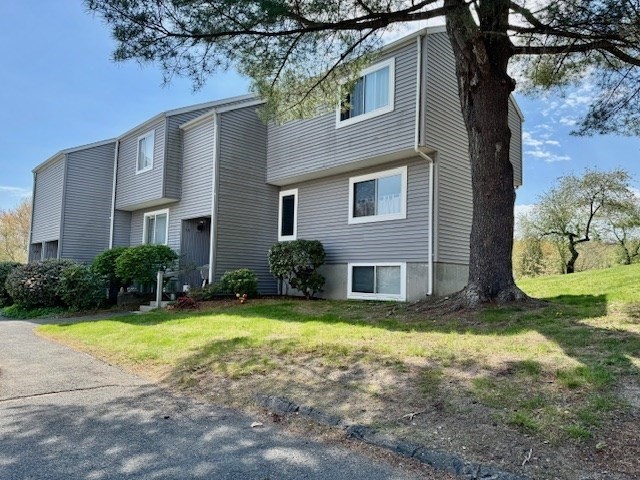18 Autumn Lane, Amherst, Massachusetts 01002