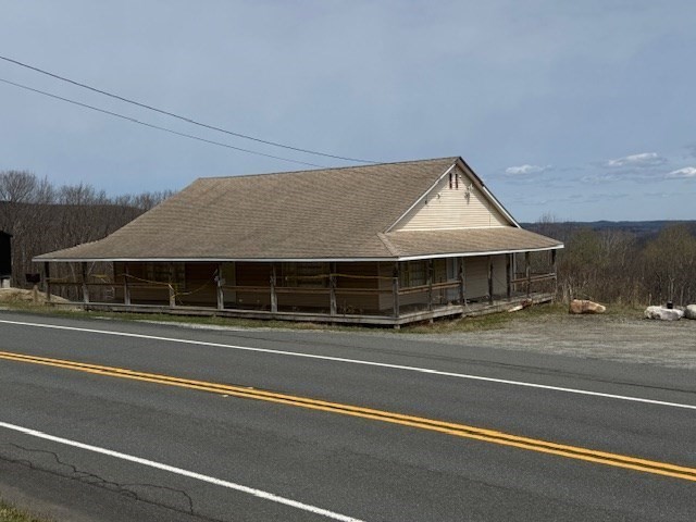335 Mohawk Trail, Florida, Massachusetts 01343