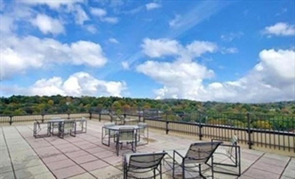 1731 Beacon, Brookline, Massachusetts 02445