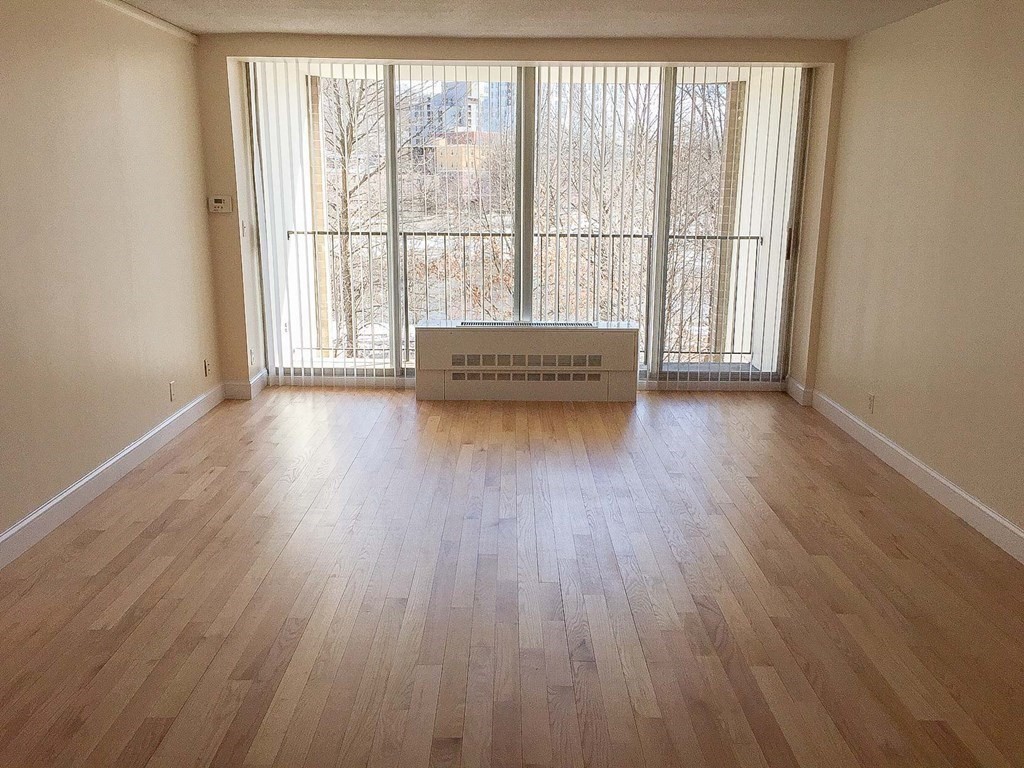 33 Pond Ave, Brookline, Massachusetts 02445