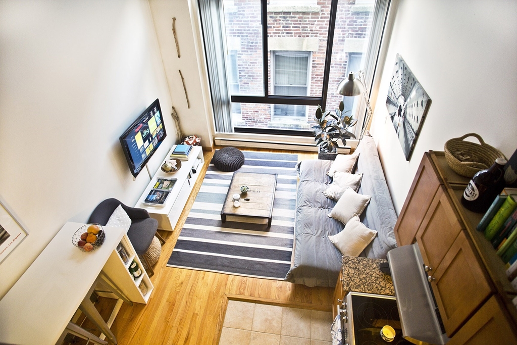12 Stoneholm St, Boston, Massachusetts 02115