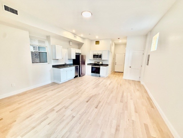 204 Hanover, Boston, Massachusetts 02113