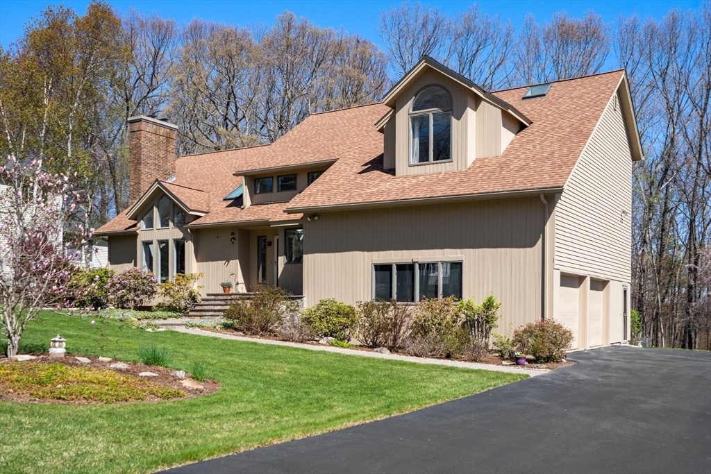 26 Whisper Dr, Worcester, Massachusetts 01609