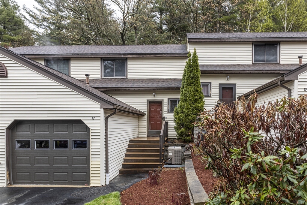 17 Centercrest Dr, Tyngsborough, Massachusetts 01879