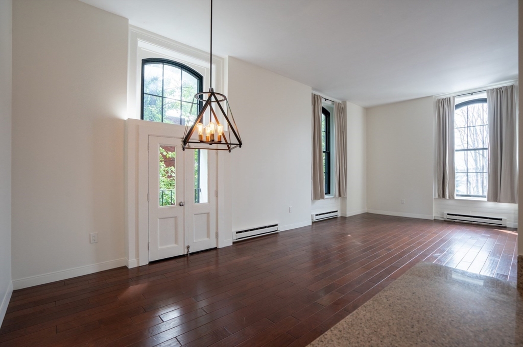 68 Baldwin St, Boston, Massachusetts 02129