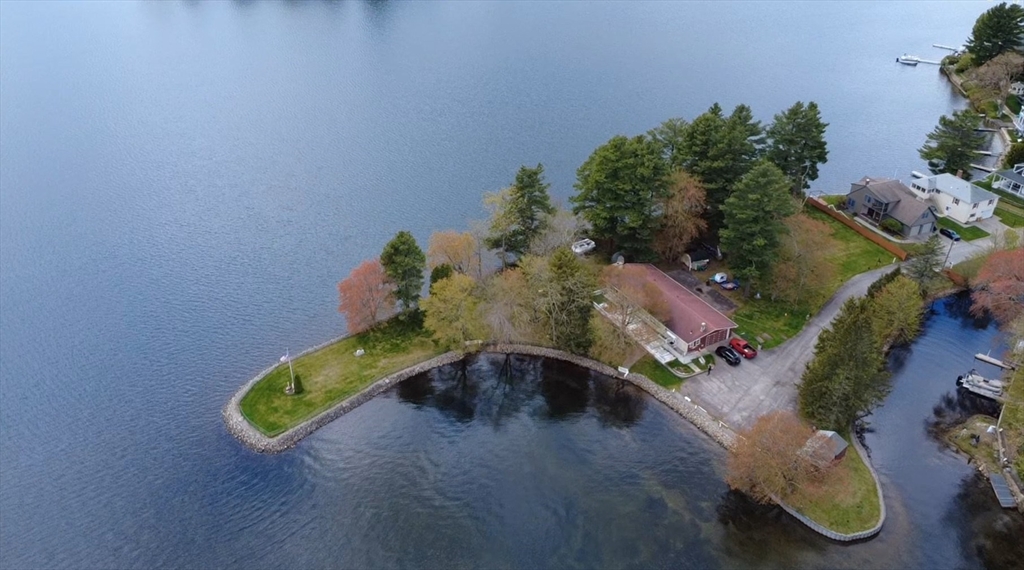 20 Indian Point Rd, Webster, Massachusetts 01570
