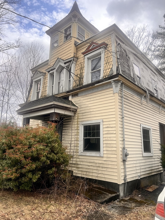 1334 N Main St, Lancaster, Massachusetts 01523
