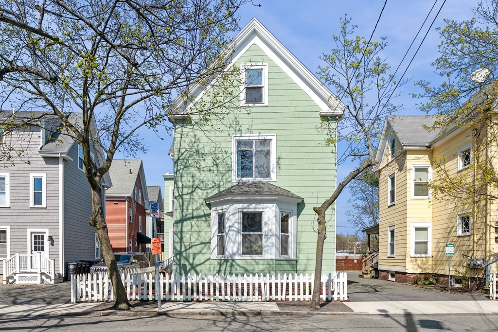 1 English St, Salem, Massachusetts 01970