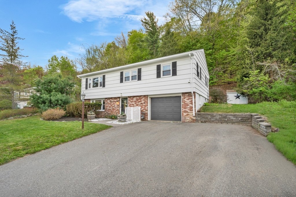 88 Whitehall Rd, Amesbury, Massachusetts 01913