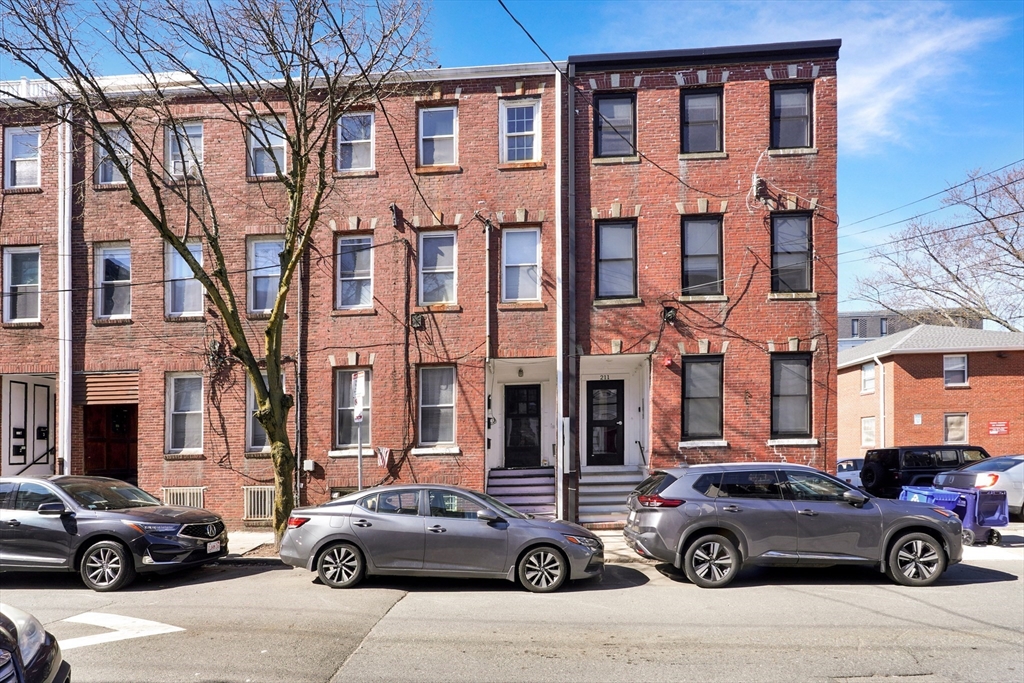 213 W 9th St, Boston, Massachusetts 02127