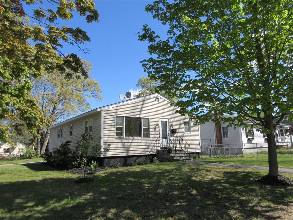 6 Bristol St, Lowell, Massachusetts 01852