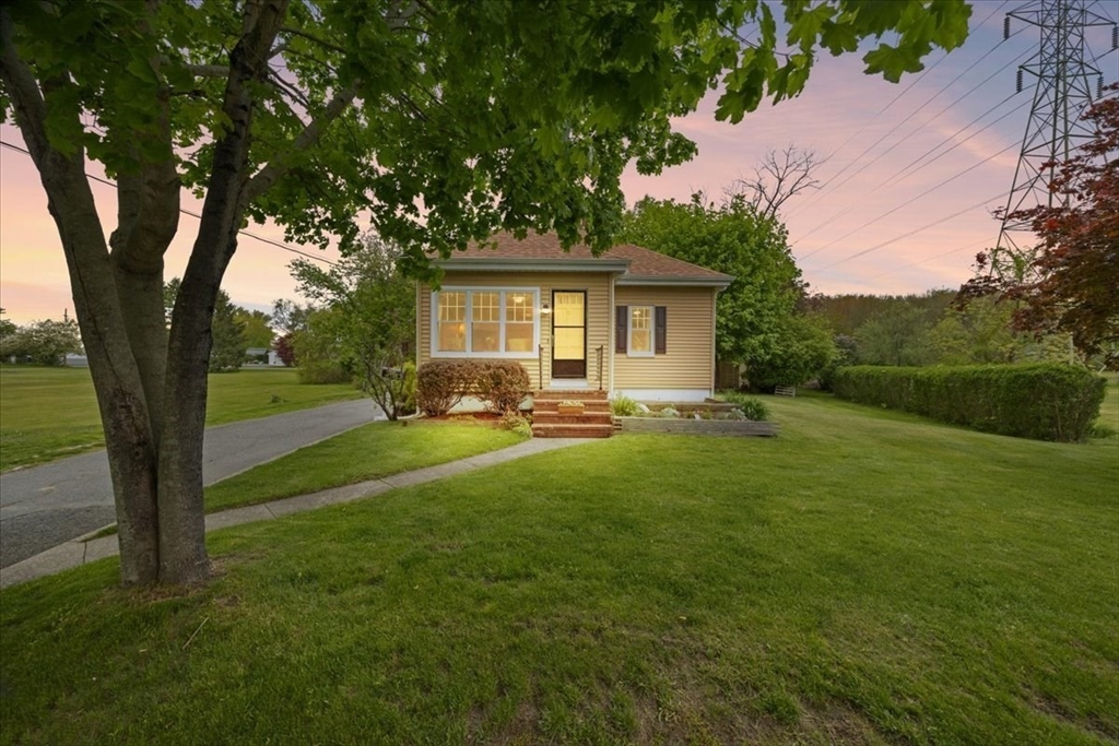 86 Hart St, Taunton, Massachusetts 02780