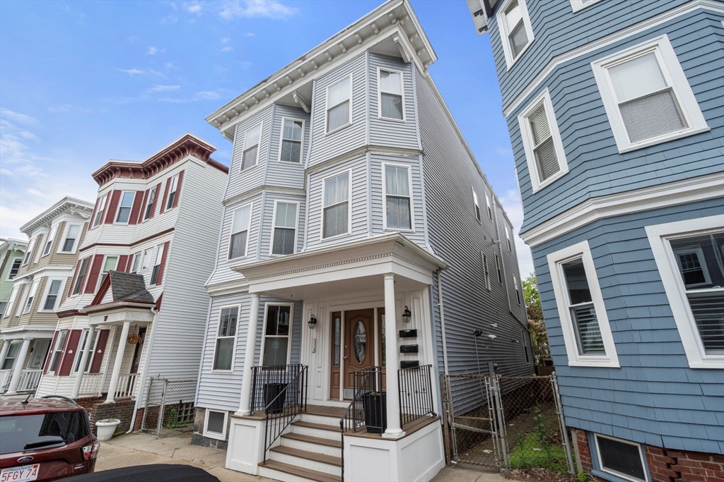 215 L Street, Boston, Massachusetts 02127