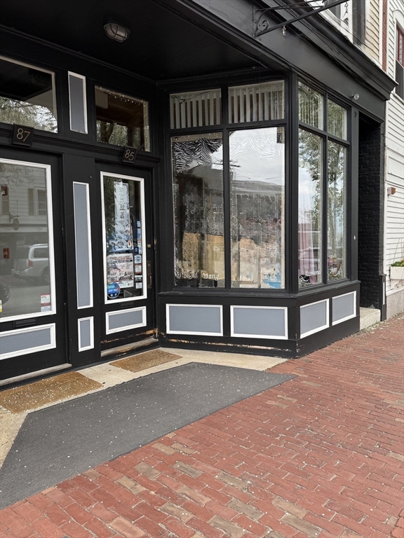 85 Main, Amesbury, Massachusetts 01913