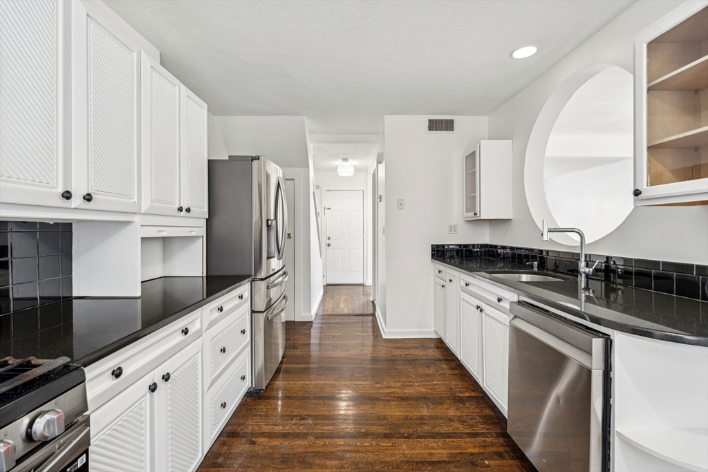 41 Endicott St, Salem, Massachusetts 01970