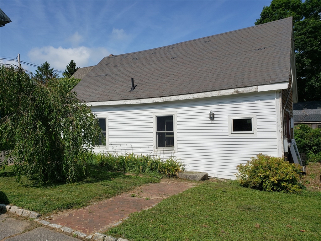 74 Martin, Essex, Massachusetts 01929